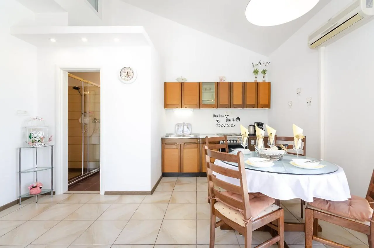 Slavka Apartment Crikvenica