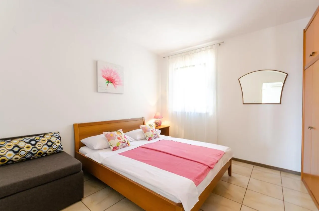 Slavka Apartment Crikvenica