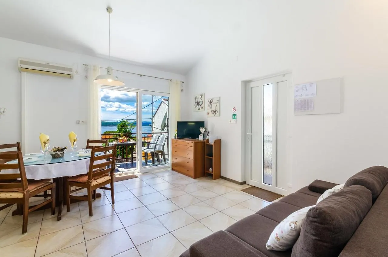 Slavka Apartment Crikvenica
